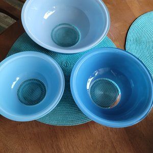 Pyrex set of 3 mixing bowls, Moody Blues